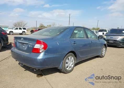 2004 Toyota Camry Le z USA, uszkodzony, nr VIN 4T1BE32K74U908126